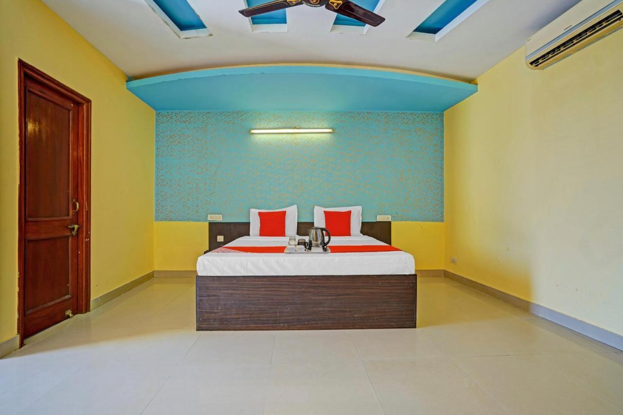 Oyo 87701 Lucky Farm Hotel Shāhpur Buitenkant foto