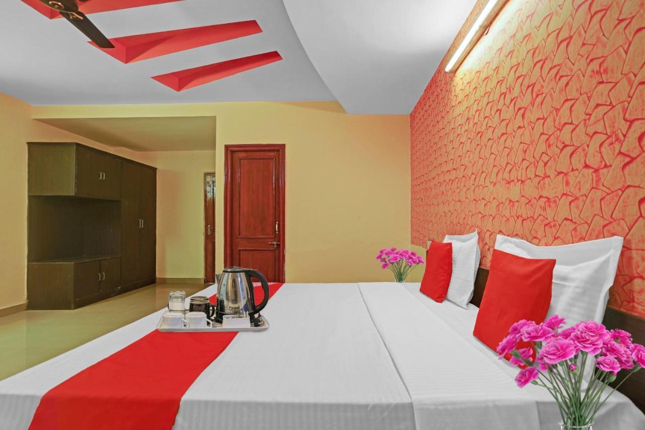 Oyo 87701 Lucky Farm Hotel Shāhpur Buitenkant foto