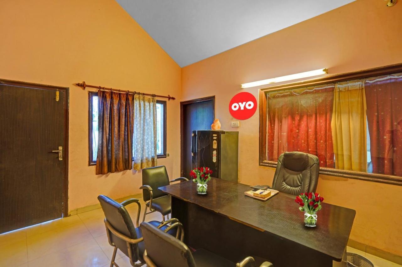 Oyo 87701 Lucky Farm Hotel Shāhpur Buitenkant foto