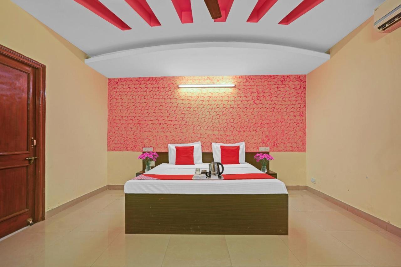 Oyo 87701 Lucky Farm Hotel Shāhpur Buitenkant foto